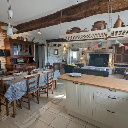 Maison Familiale Avec Grand Jardin Pres Du Perigord - 3 Chambres, Wifi Et Velos Fournis - Fr-1-653-171 *