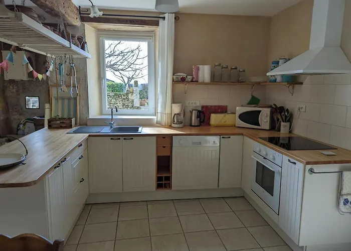 Сasa de vacaciones Maison Familiale Avec Grand Jardin Près Du Périgord - 3 Chambres, Wifi Et Vélos Fournis - Fr-1-653-171