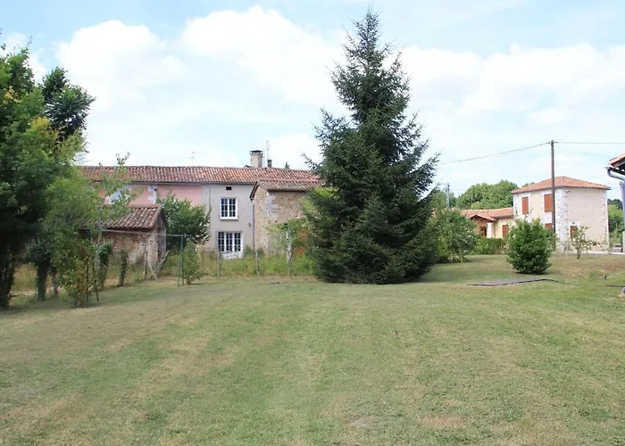 Сasa de vacaciones Maison Familiale Avec Grand Jardin Près Du Périgord - 3 Chambres, Wifi Et Vélos Fournis - Fr-1-653-171 Combiers